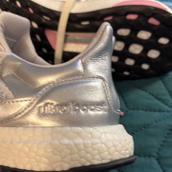 Adidas Disney 100 ultra boost - Picture 6 of 8